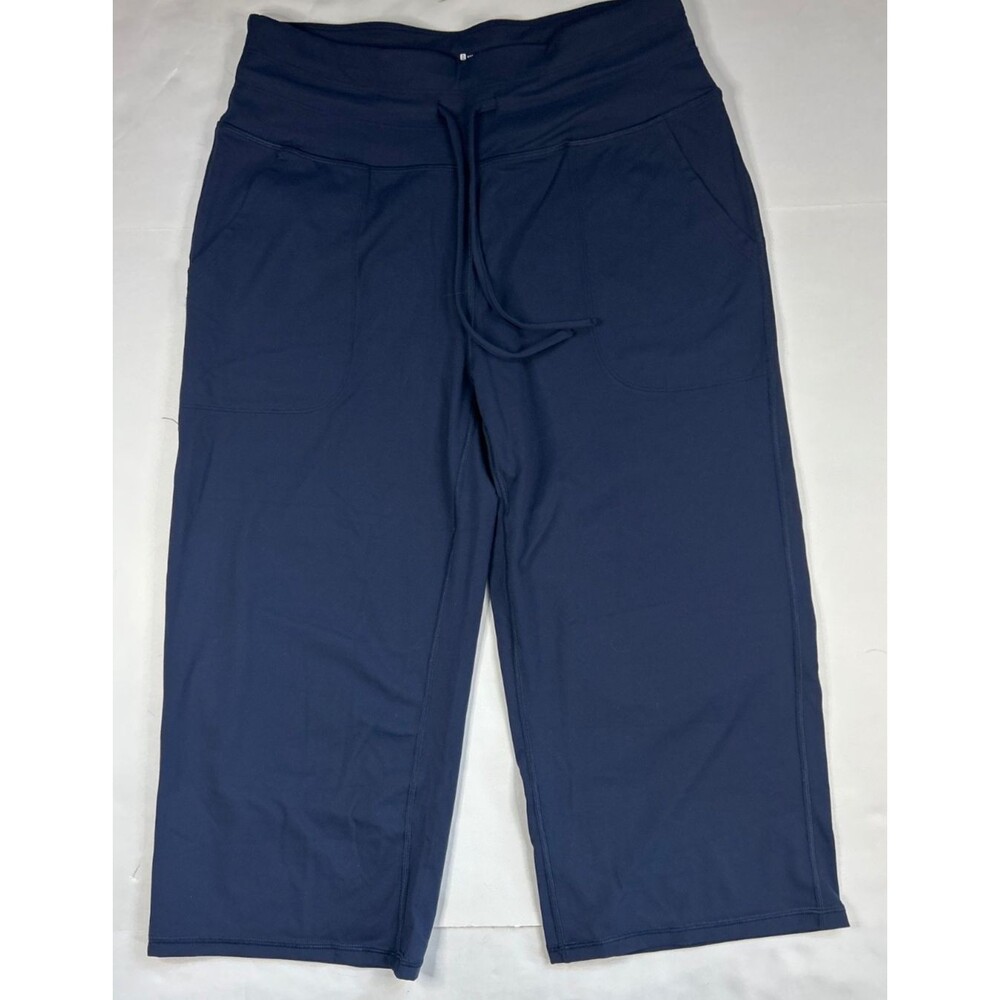 IUGA Cropped Blue Capri Athletic Leggings Large with pockets NWT